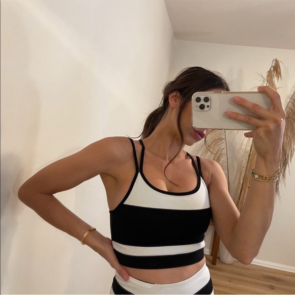 🆕 Let’s Get Sporty Color Block Sports Bra - Picture 2 of 6